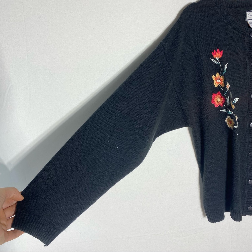Vintage Carroll Reed Collections Floral Embroidered Black Cardigan Sweater L - Picture 11 of 16